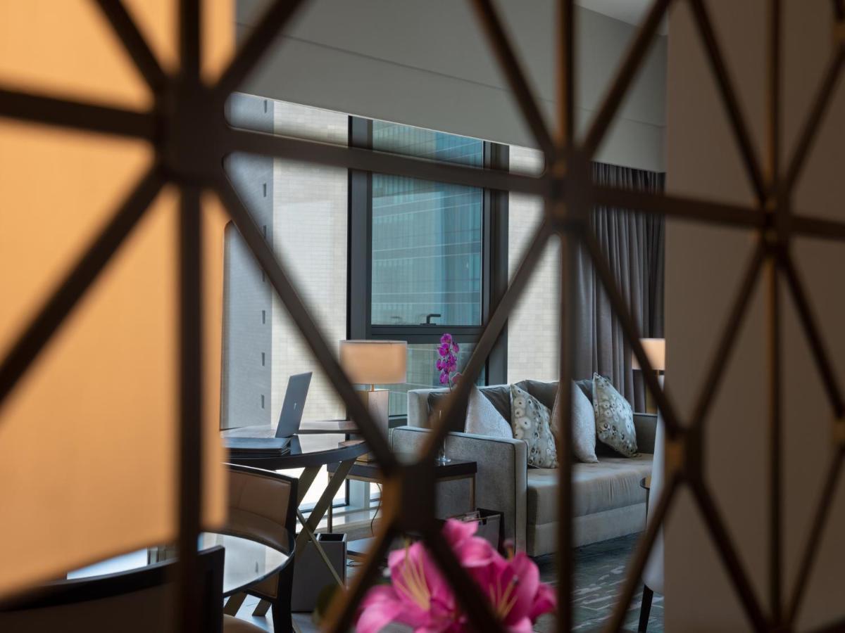 Hyatt Regency Al Kout Mall Kuwait City Exterior foto The interior of the hotel