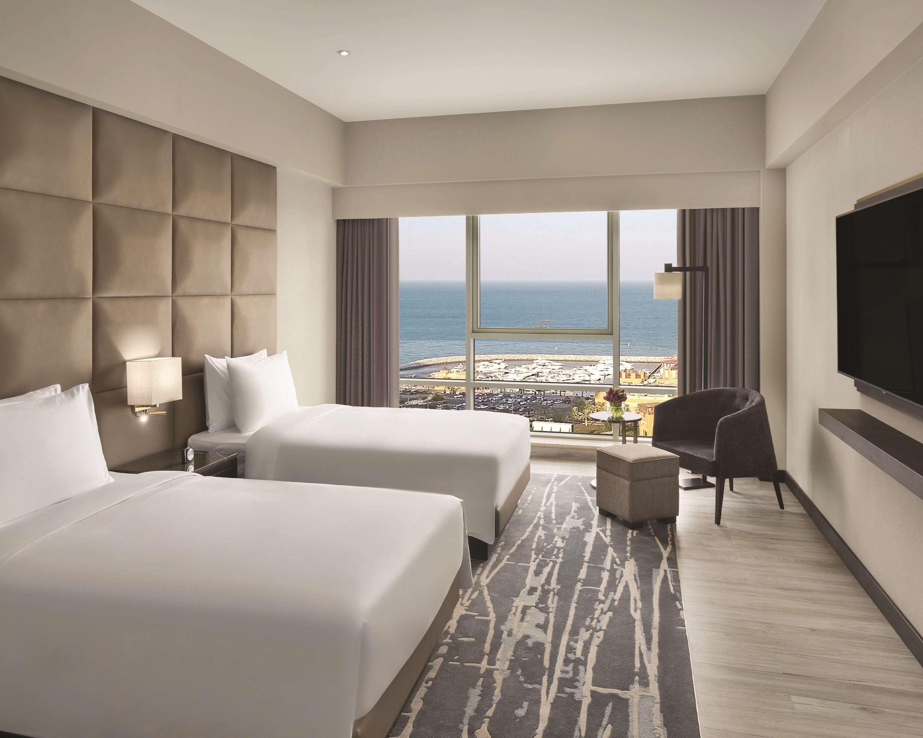 Hyatt Regency Al Kout Mall Kuwait City Exterior foto Deluxe Room