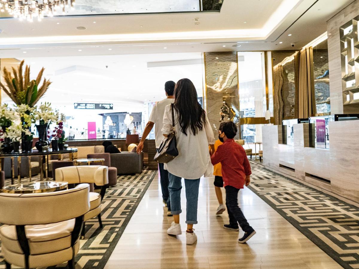 Hyatt Regency Al Kout Mall Kuwait City Exterior foto The lobby of the hotel