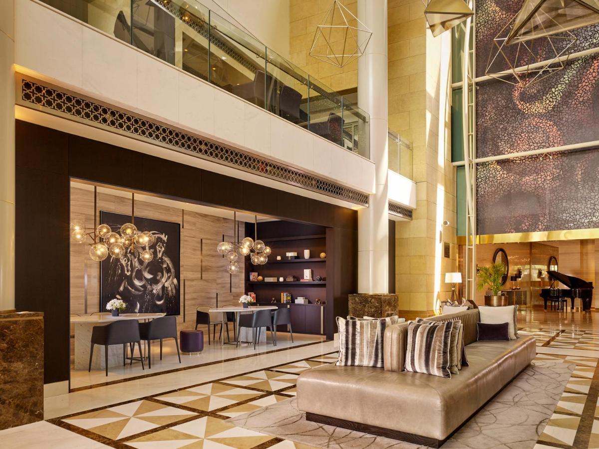 Hyatt Regency Al Kout Mall Kuwait City Exterior foto The lobby of the hotel