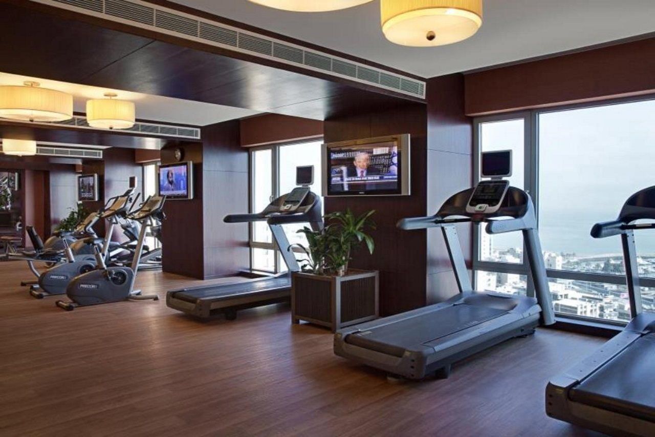 Hyatt Regency Al Kout Mall Kuwait City Exterior foto The gym at the hotel