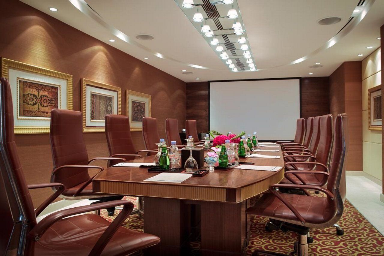 Hyatt Regency Al Kout Mall Kuwait City Exterior foto A boardroom